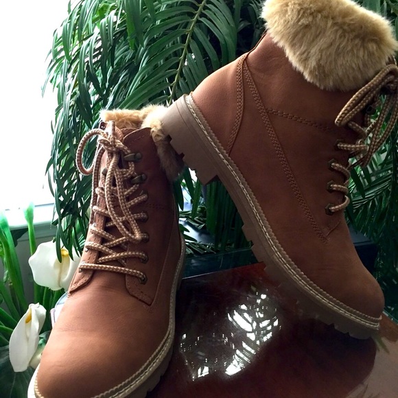 C Comfort Shoes - Comfort Faux Fur Upper Tan Boots Size 11